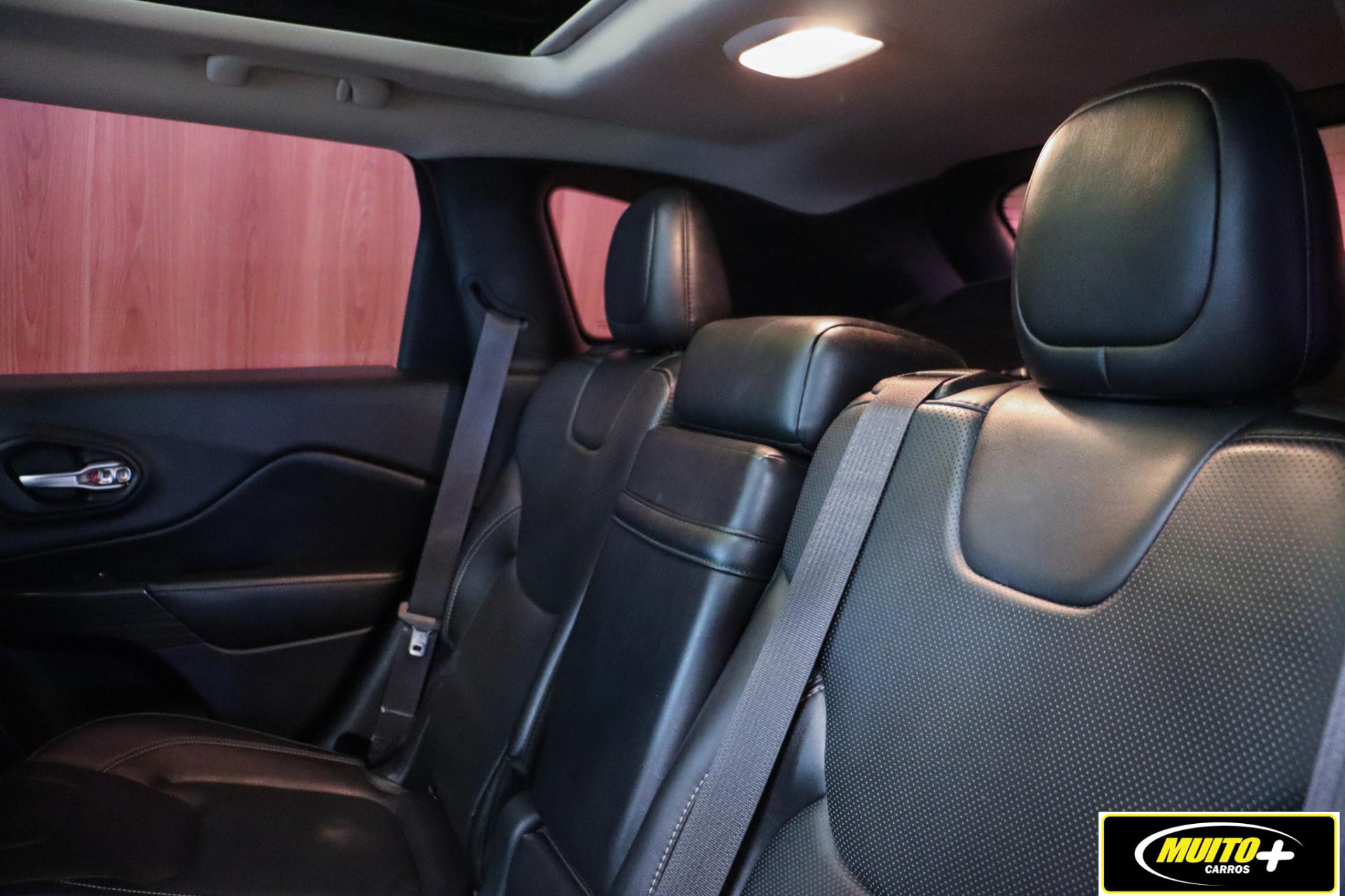 Jeep Cherokee — foto 10