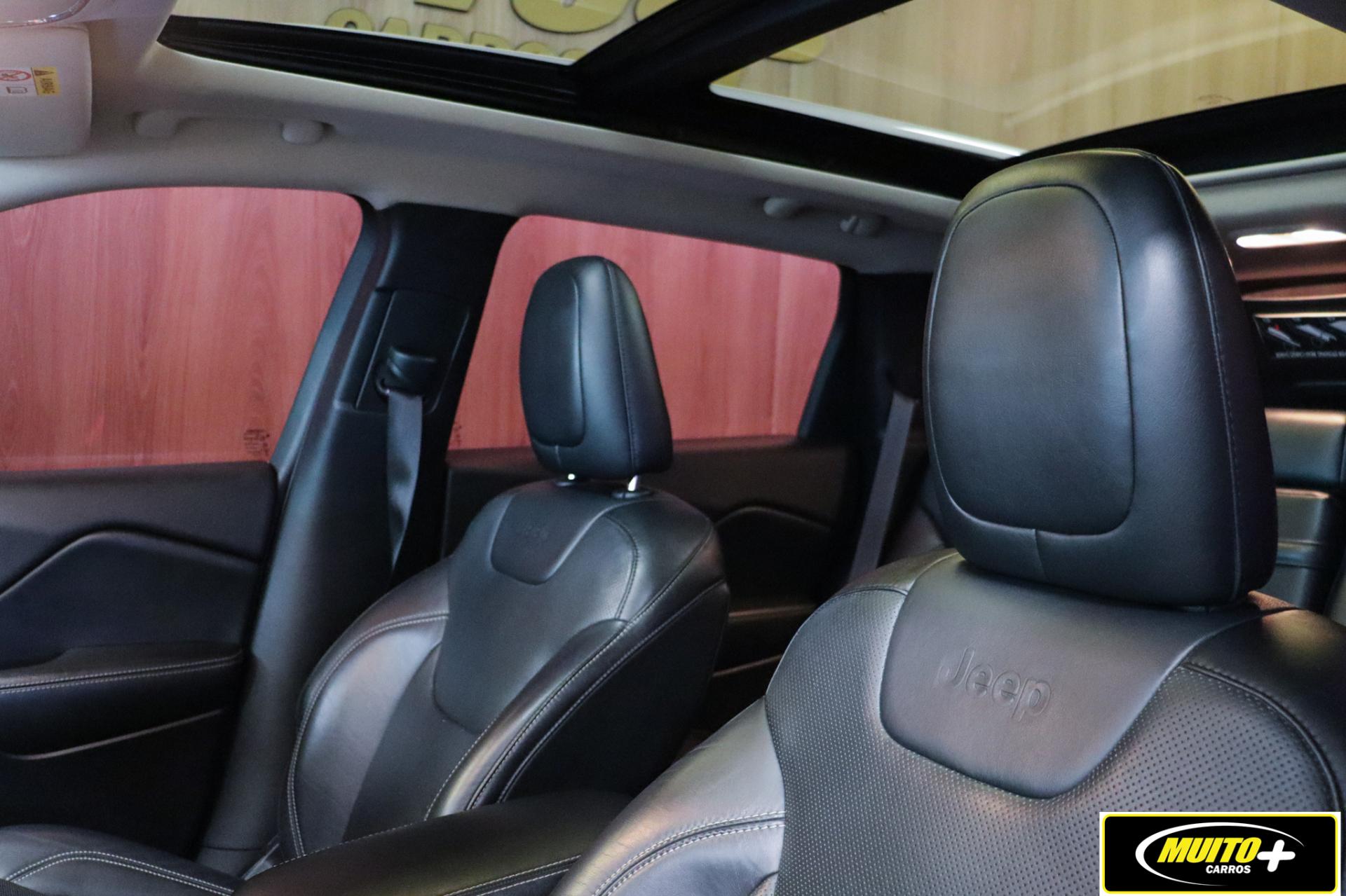 Jeep Cherokee — foto 9